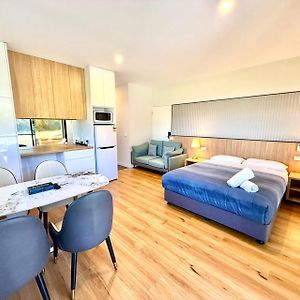 Deluxe Queen Suite